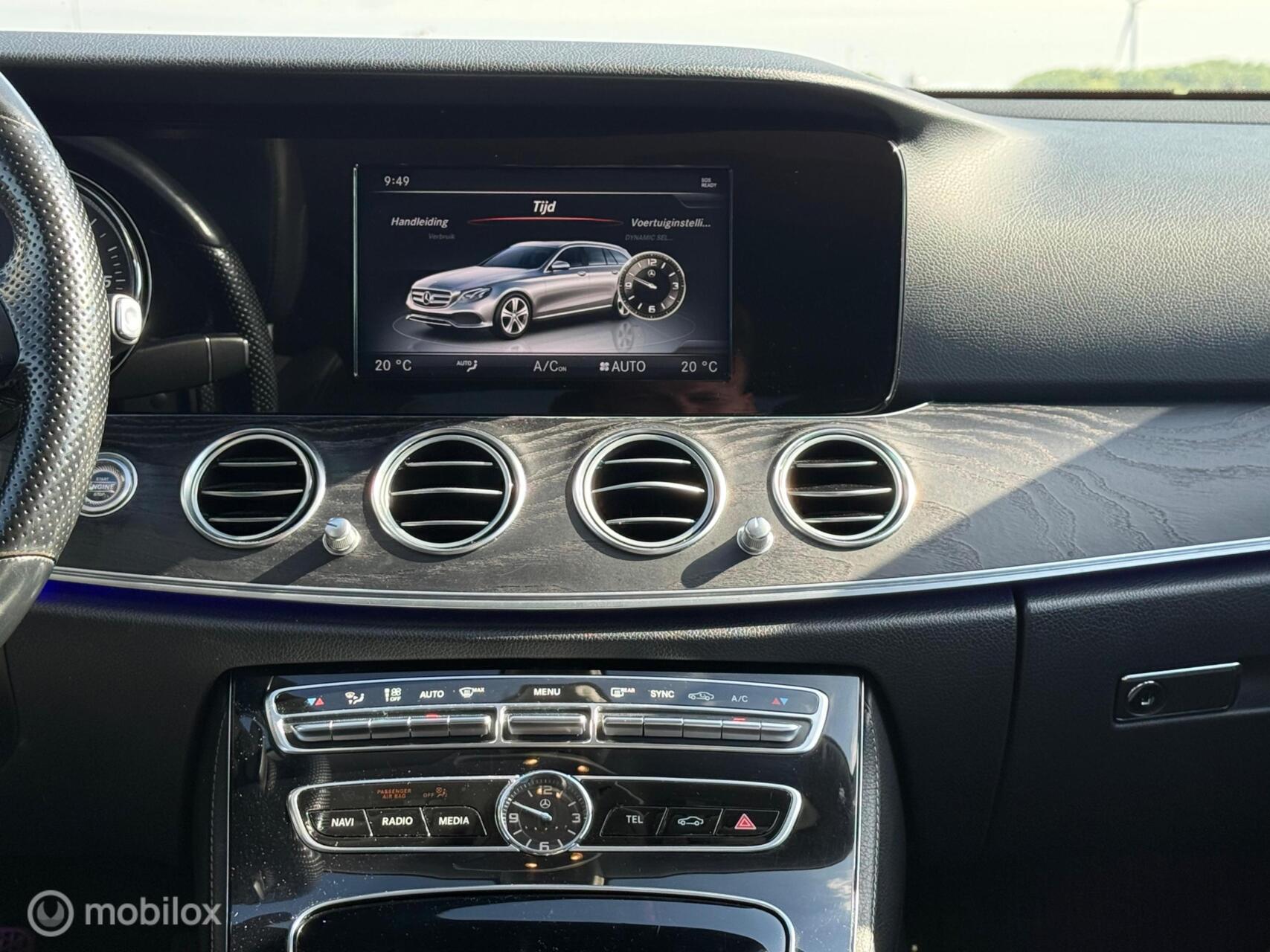 Foto van Mercedes-Benz E 220 D