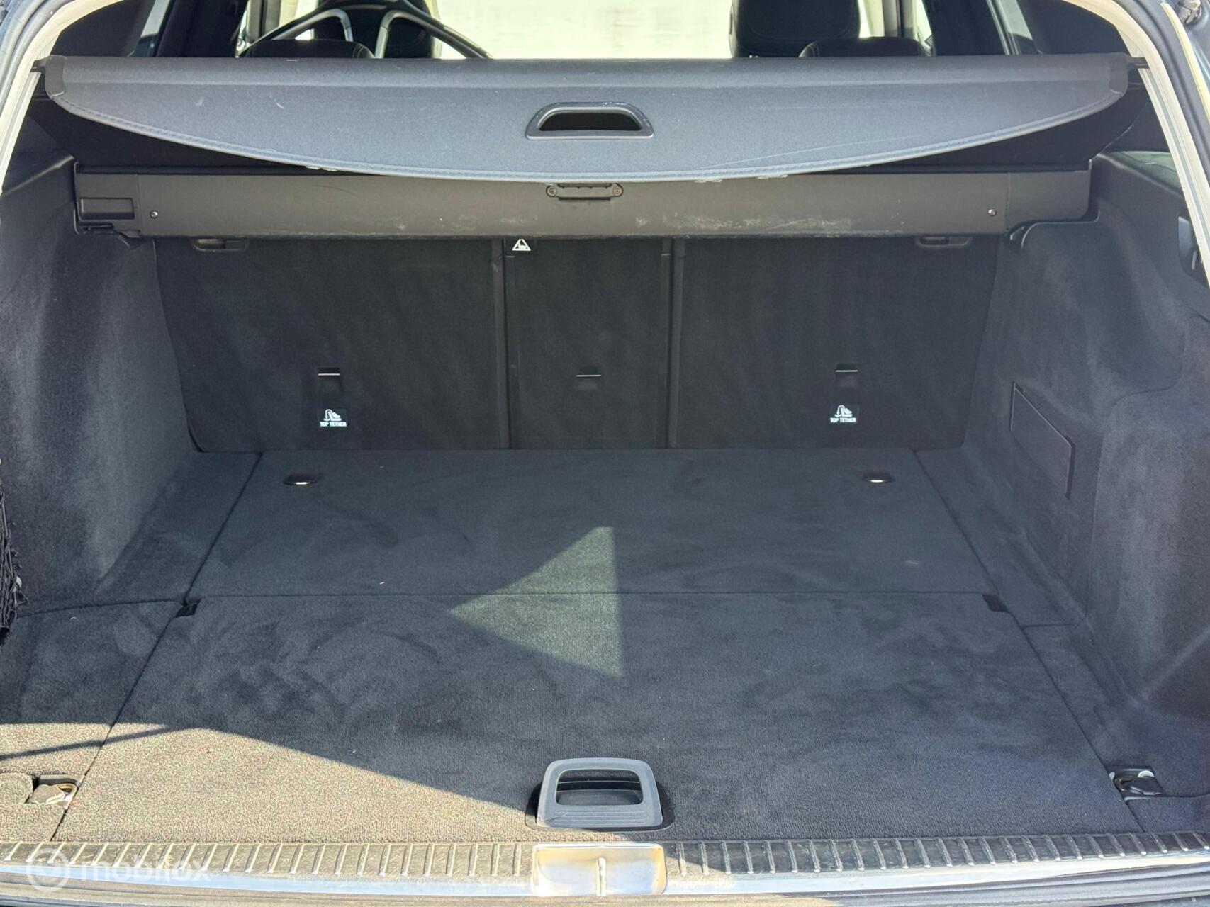 Foto van Mercedes-Benz E 220 D