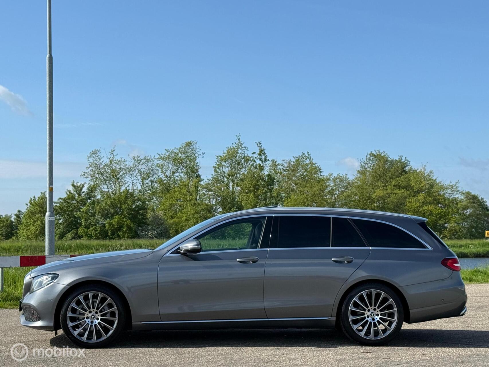 Foto van Mercedes-Benz E 220 D