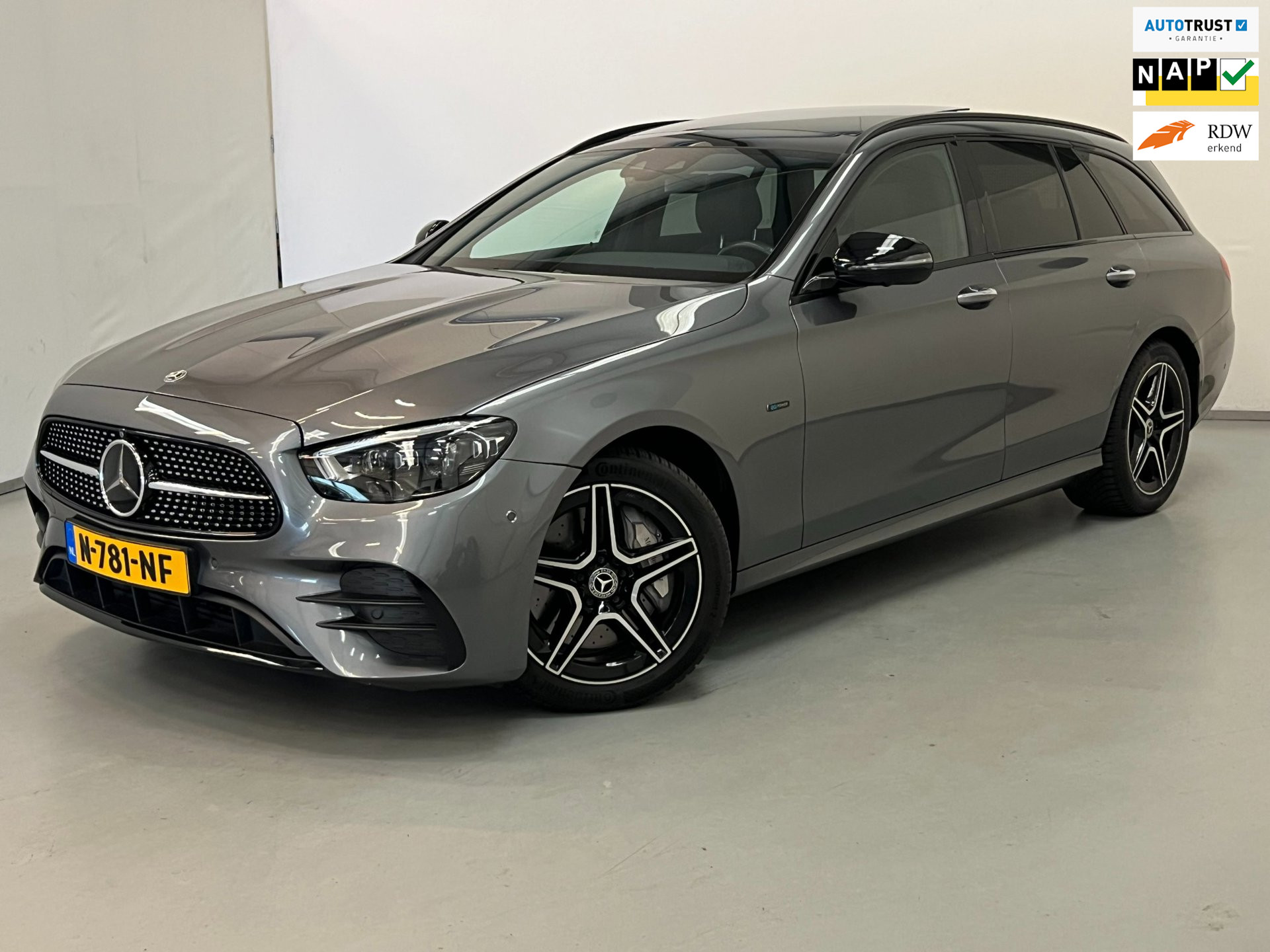 Mercedes-Benz E 300 De 300de / AMG / Pano / Burmester / Memory 2021 - voorkant