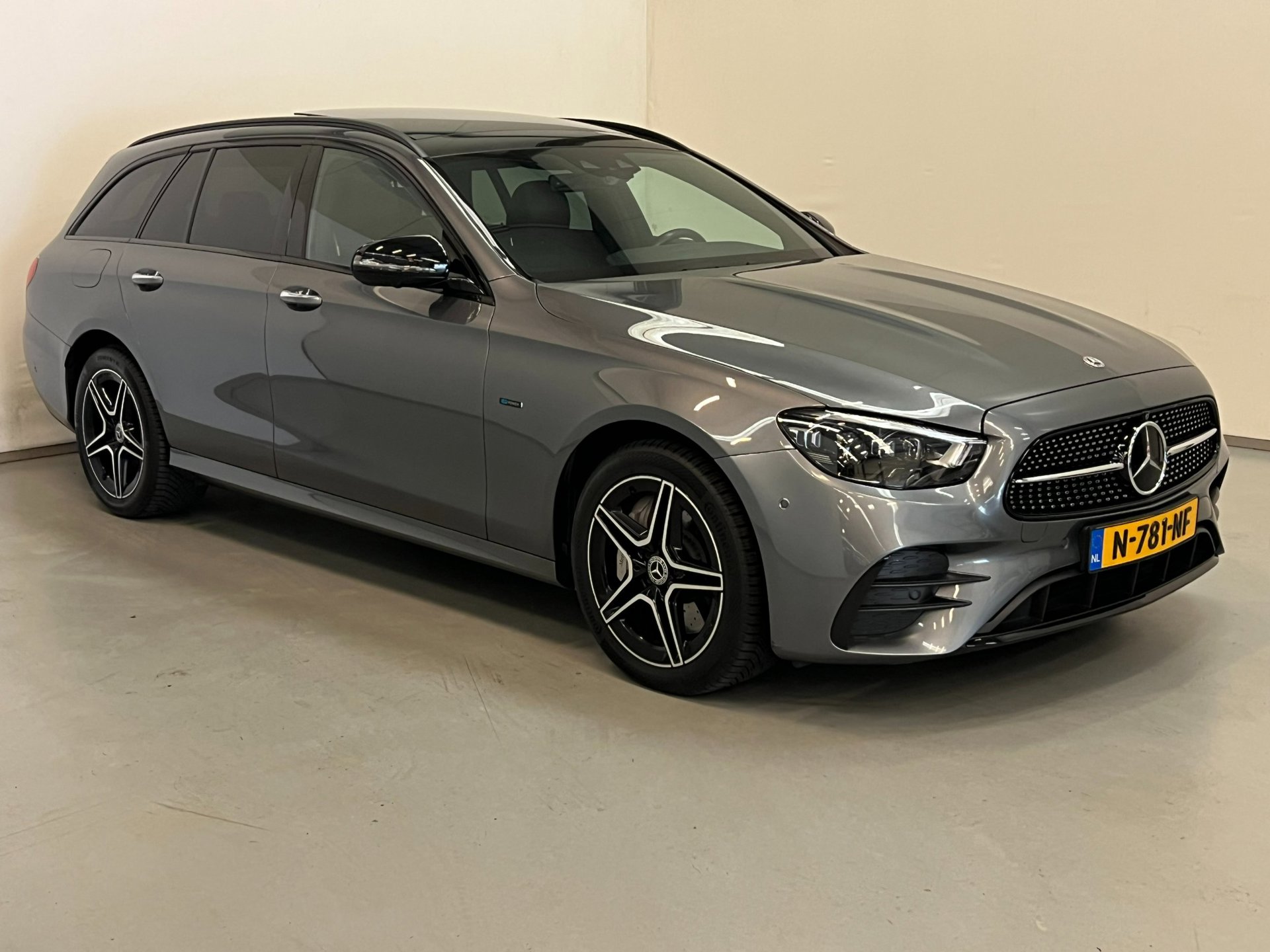 Foto van Mercedes-Benz E 300 De