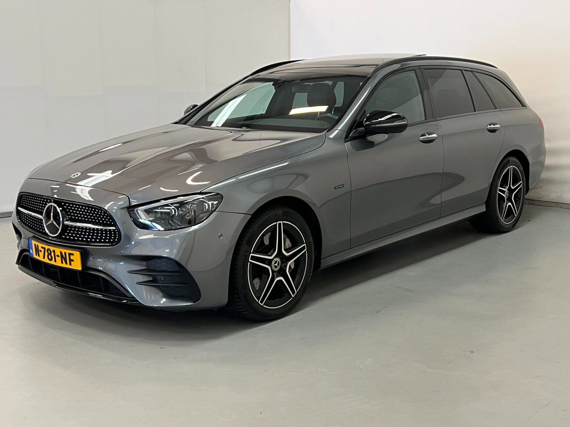 Foto van Mercedes-Benz E 300 De