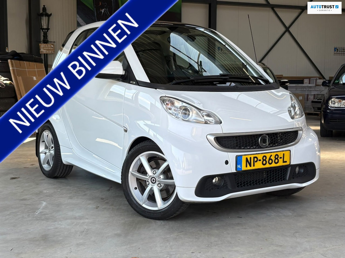 Smart Fortwo Coupe MHD 1.0 mhd Edition White Airco Panorama Dealer. O.H. 2013 - voorkant