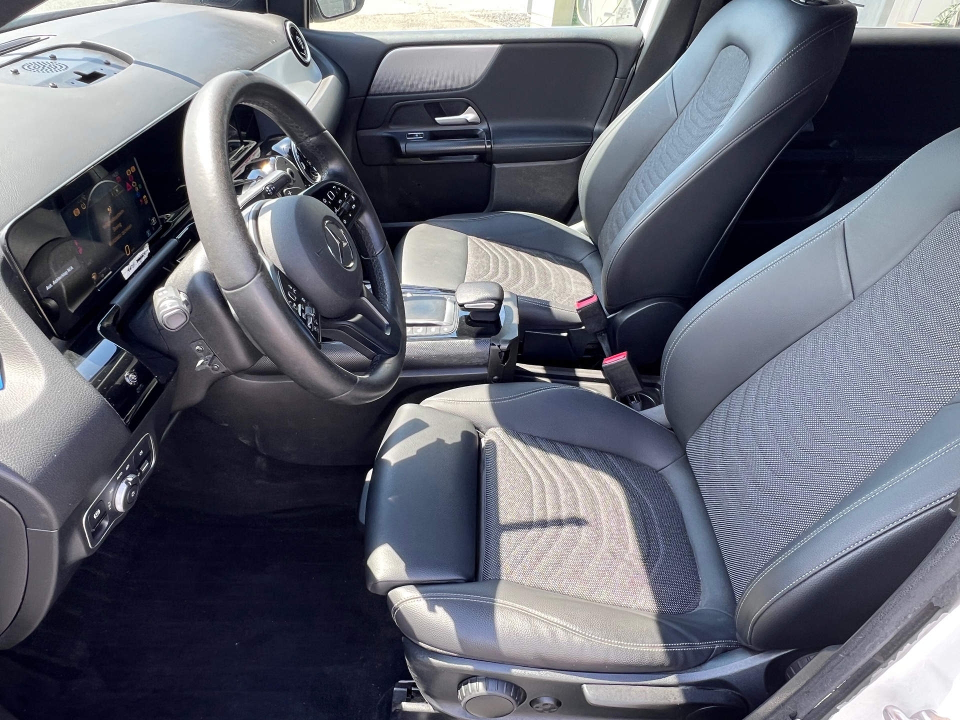 Foto van Mercedes-Benz B 200 D