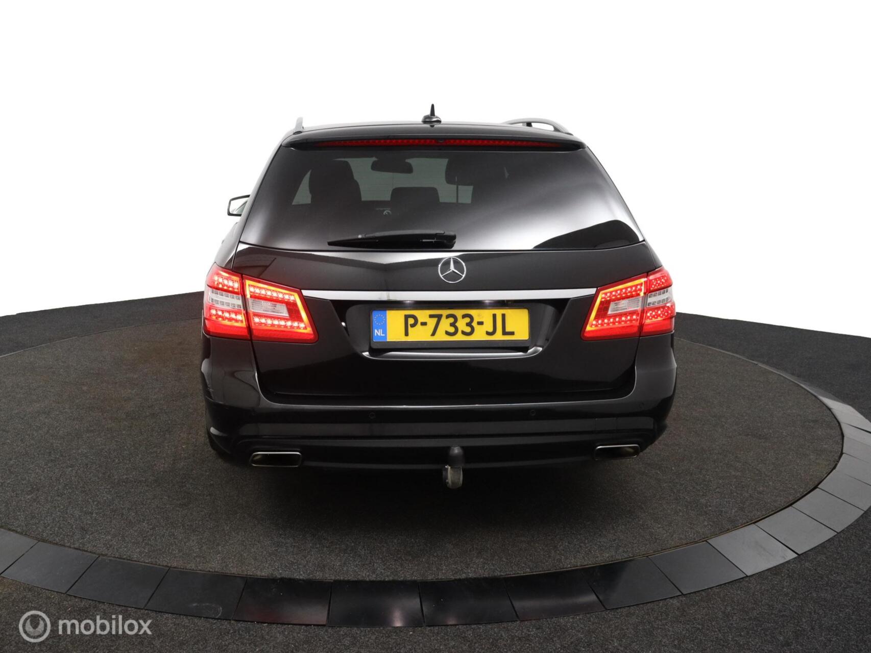 Foto van Mercedes-Benz E 300