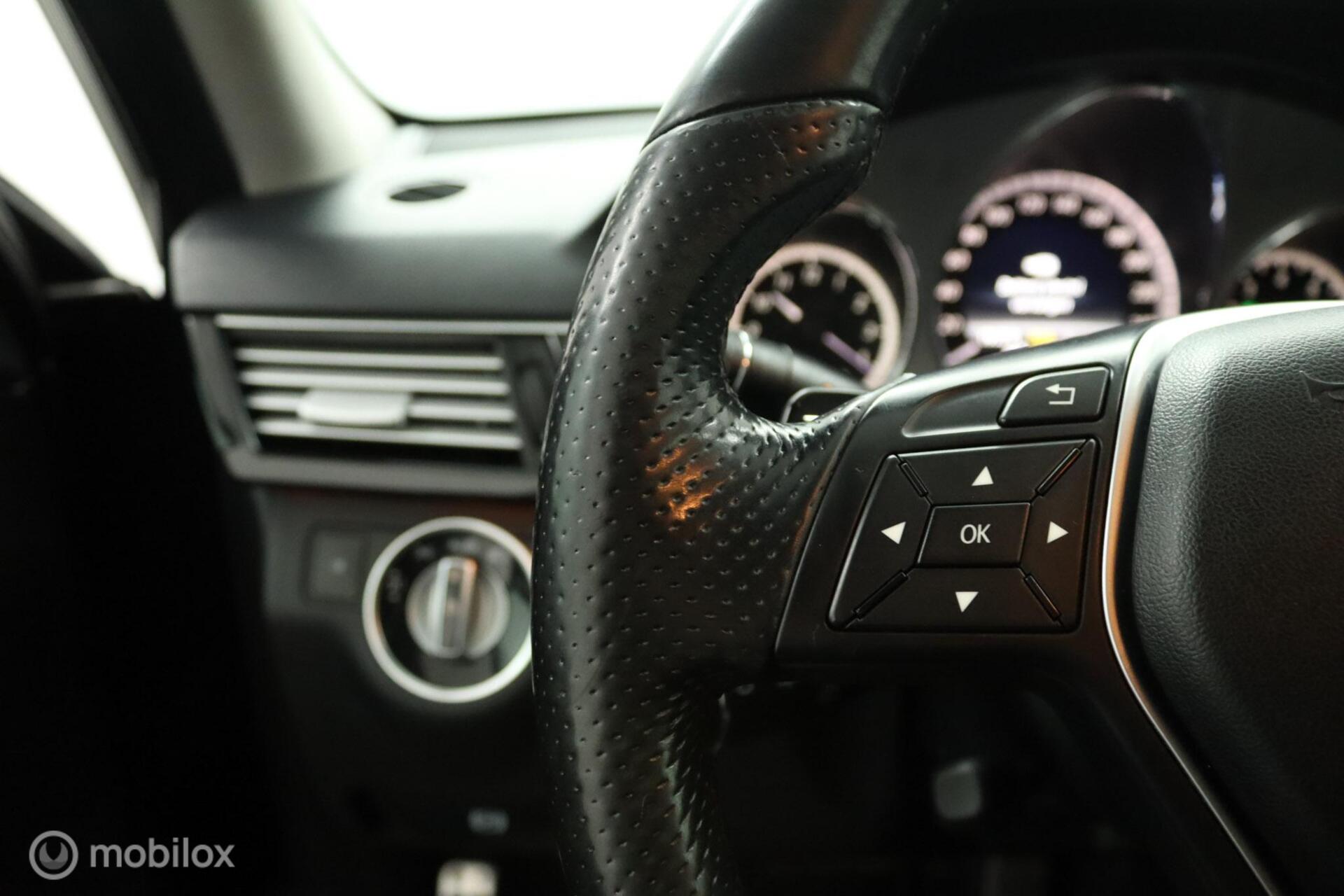 Foto van Mercedes-Benz E 300