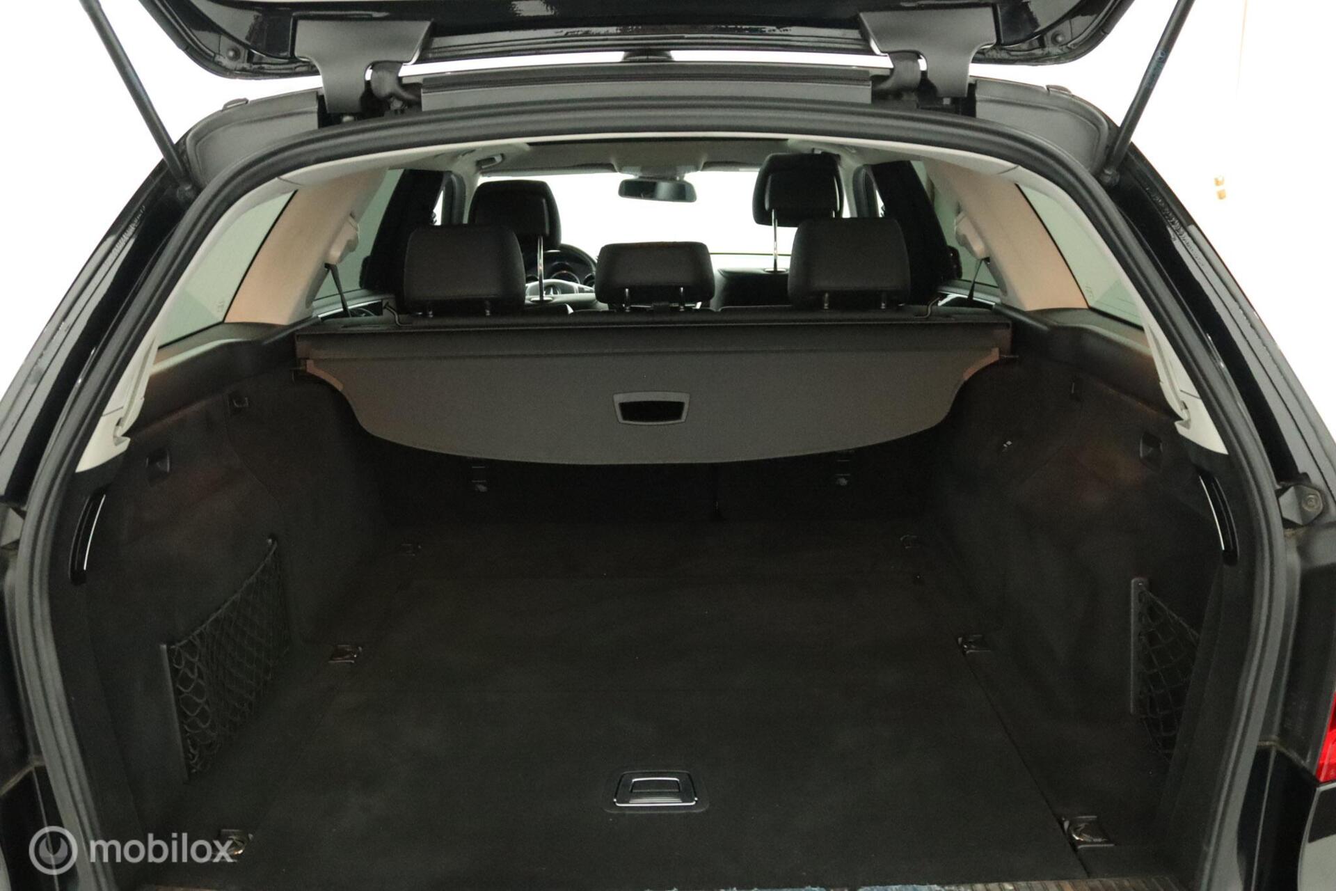Foto van Mercedes-Benz E 300