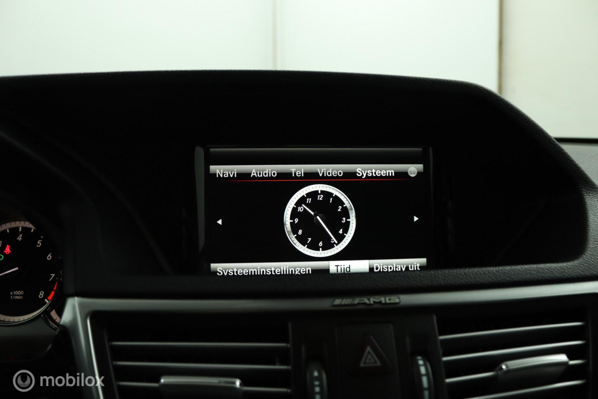 Foto van Mercedes-Benz E 300