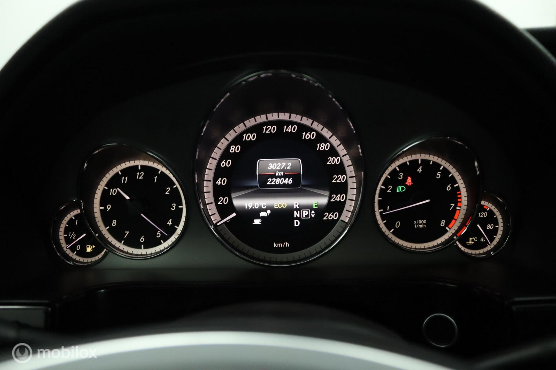 Foto van Mercedes-Benz E 300