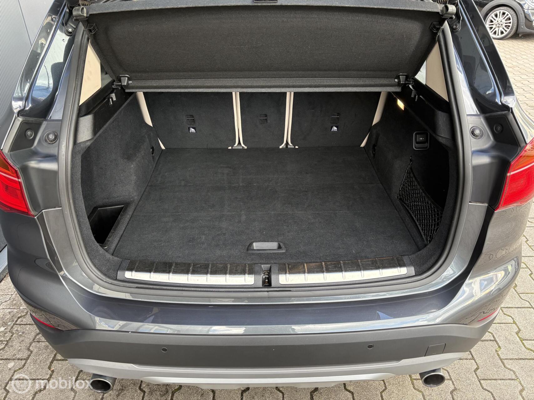 Foto van BMW X1 Xdrive20i