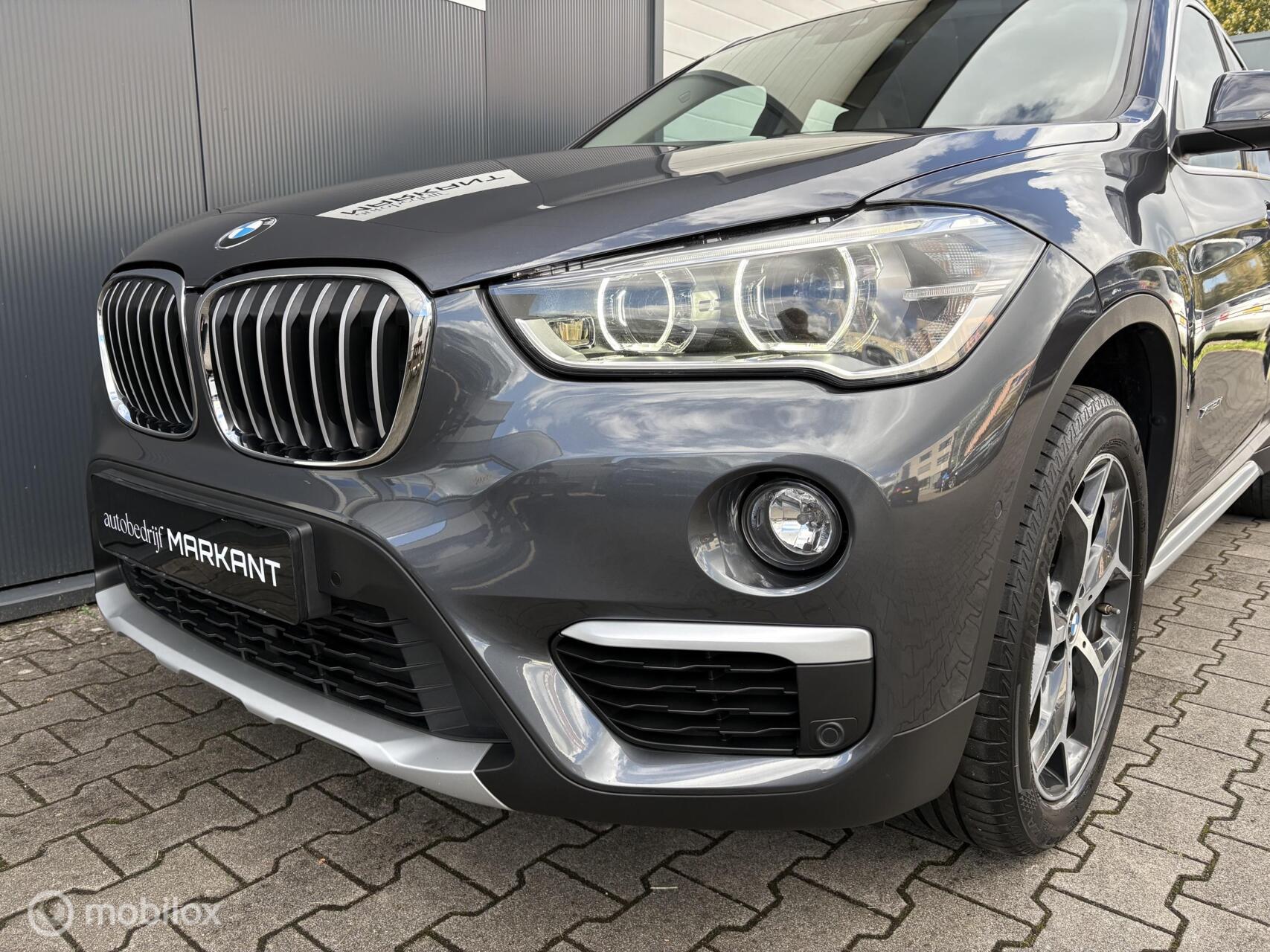 Foto van BMW X1 Xdrive20i