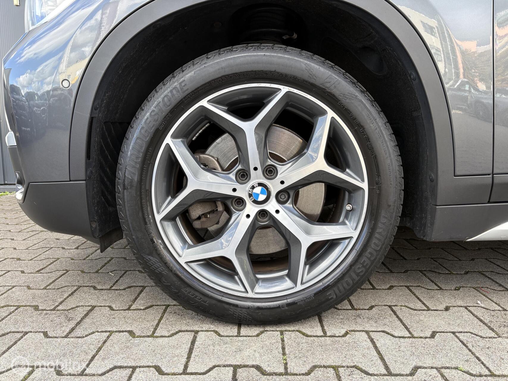 Foto van BMW X1 Xdrive20i