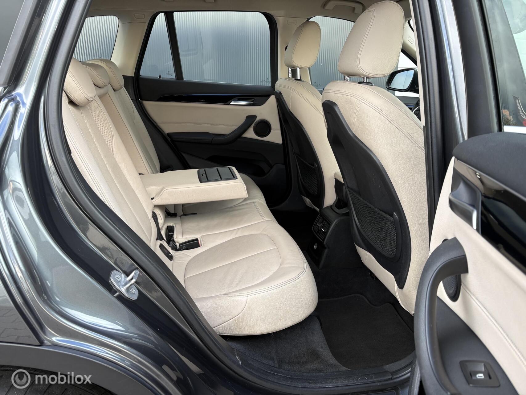Foto van BMW X1 Xdrive20i