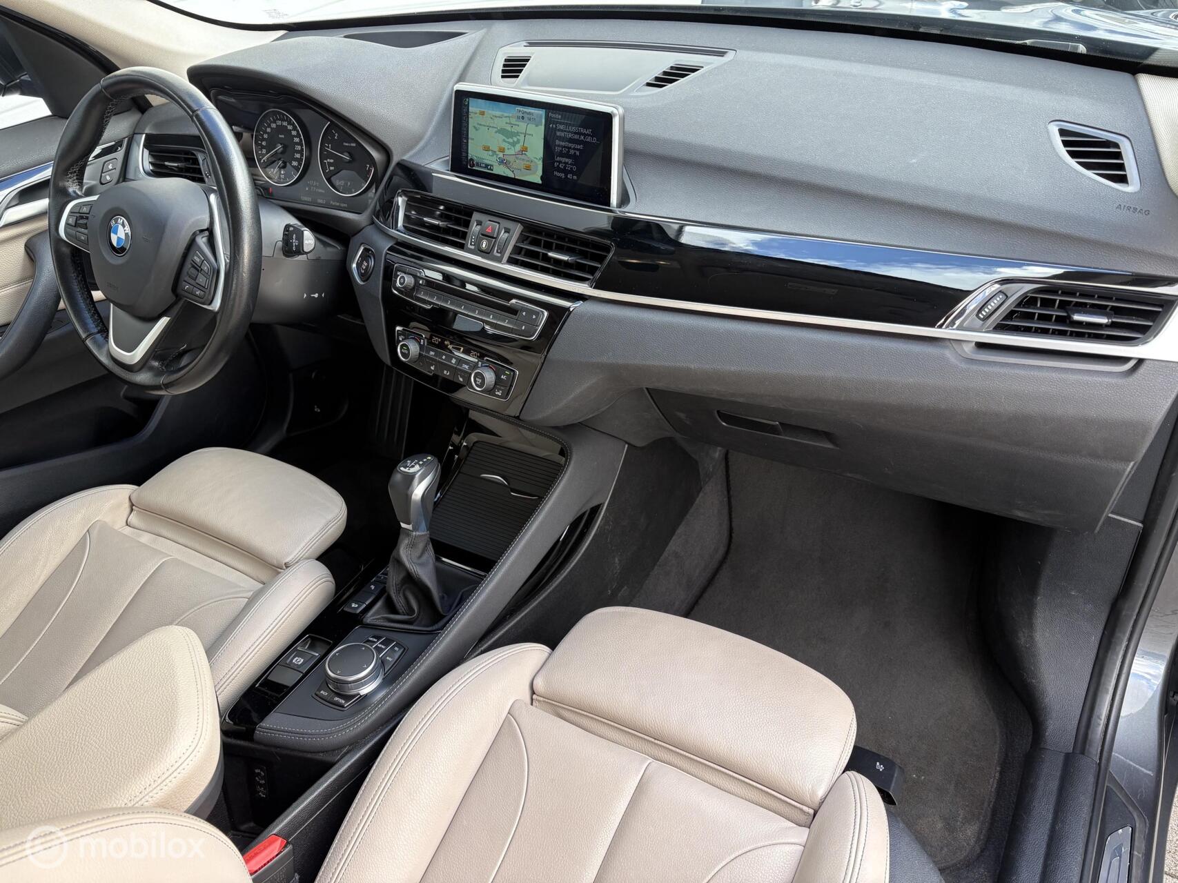 Foto van BMW X1 Xdrive20i