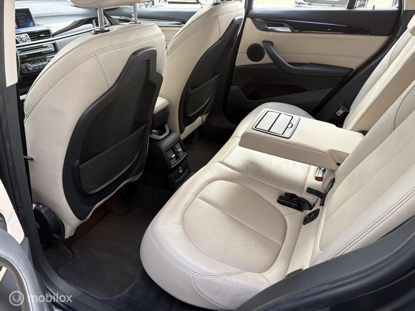 Foto van BMW X1 Xdrive20i