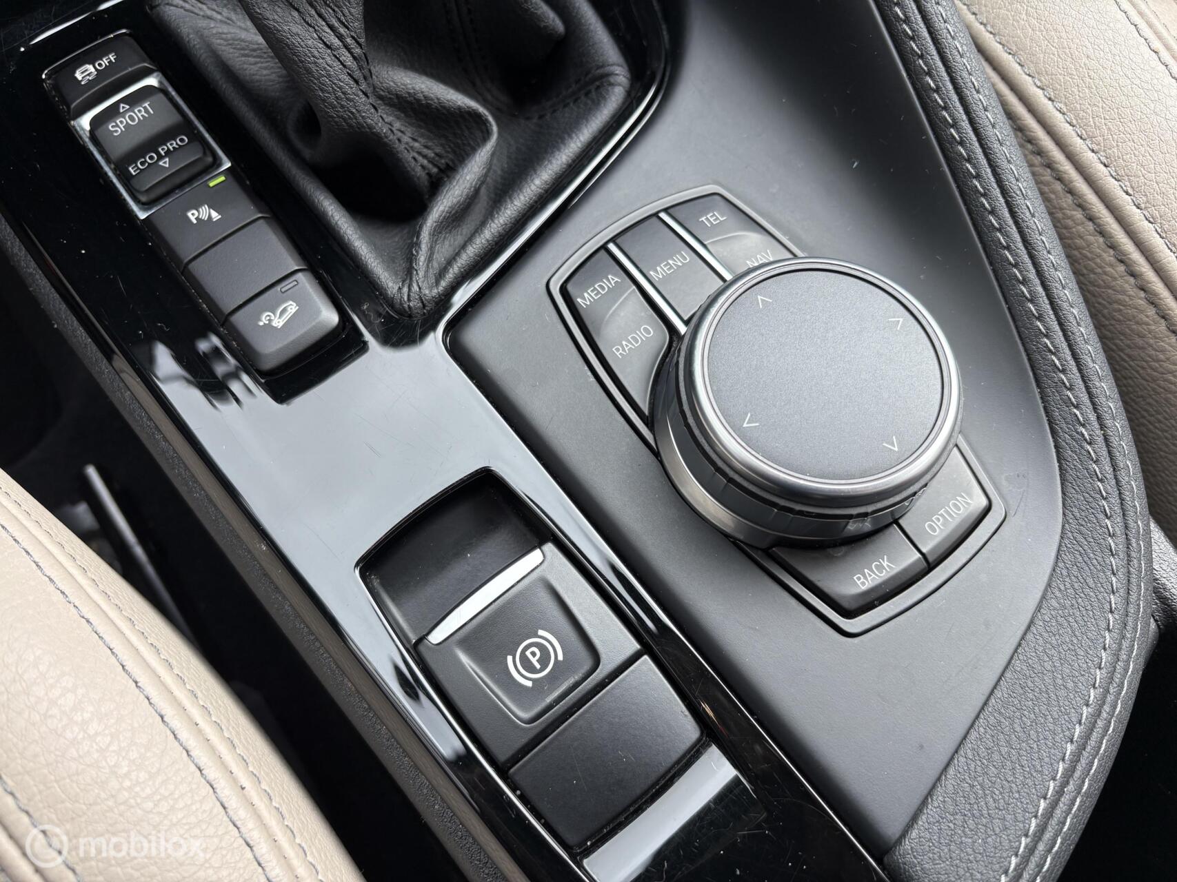 Foto van BMW X1 Xdrive20i