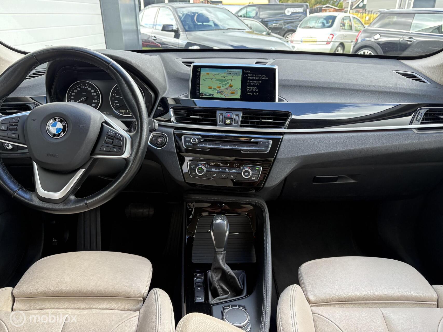 Foto van BMW X1 Xdrive20i