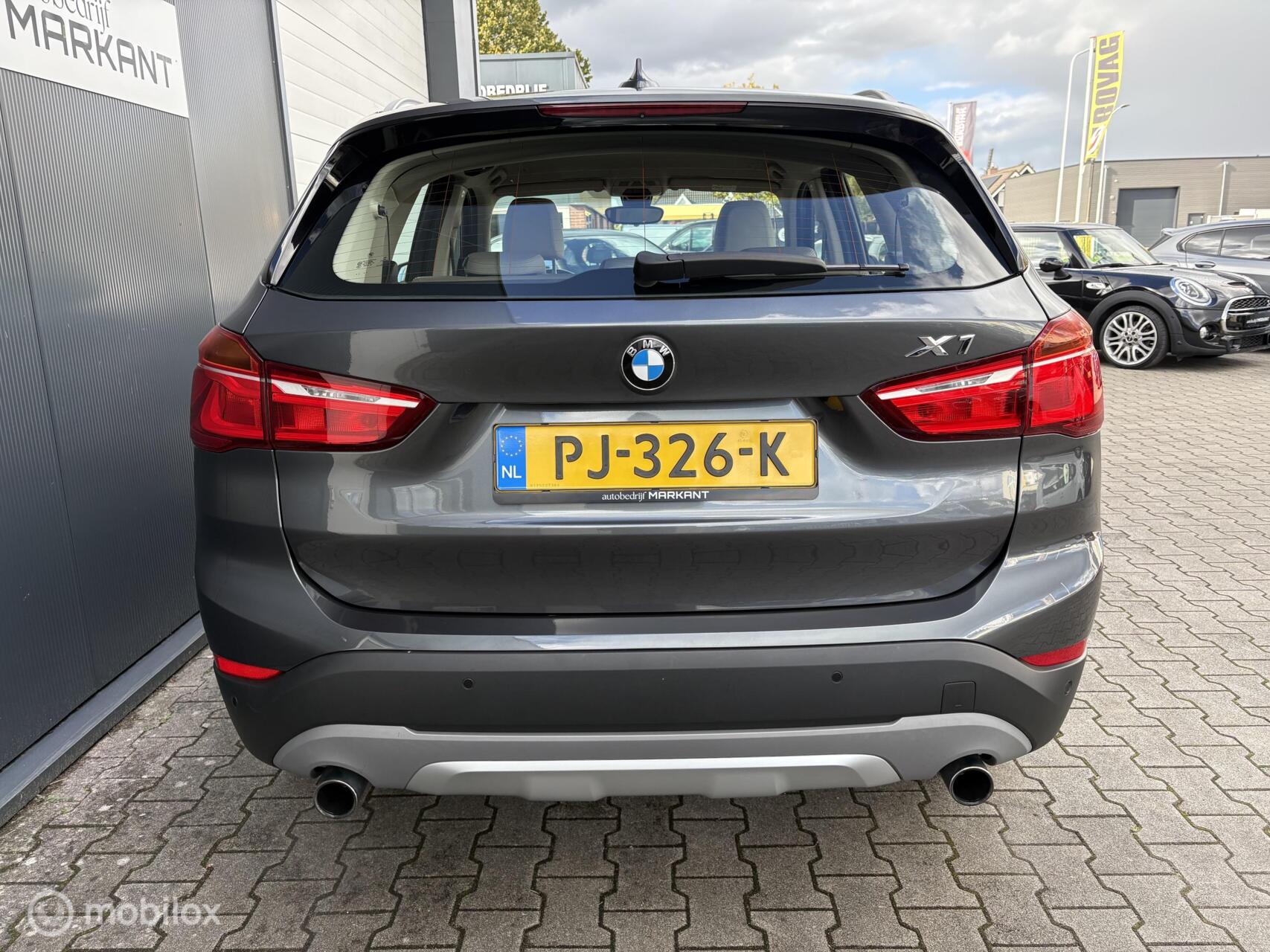 Foto van BMW X1 Xdrive20i