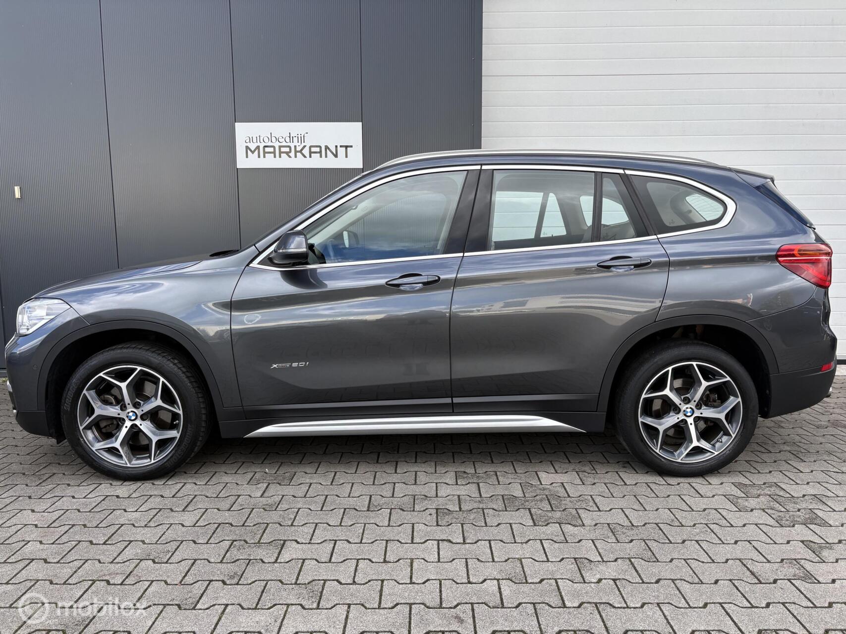 Foto van BMW X1 Xdrive20i