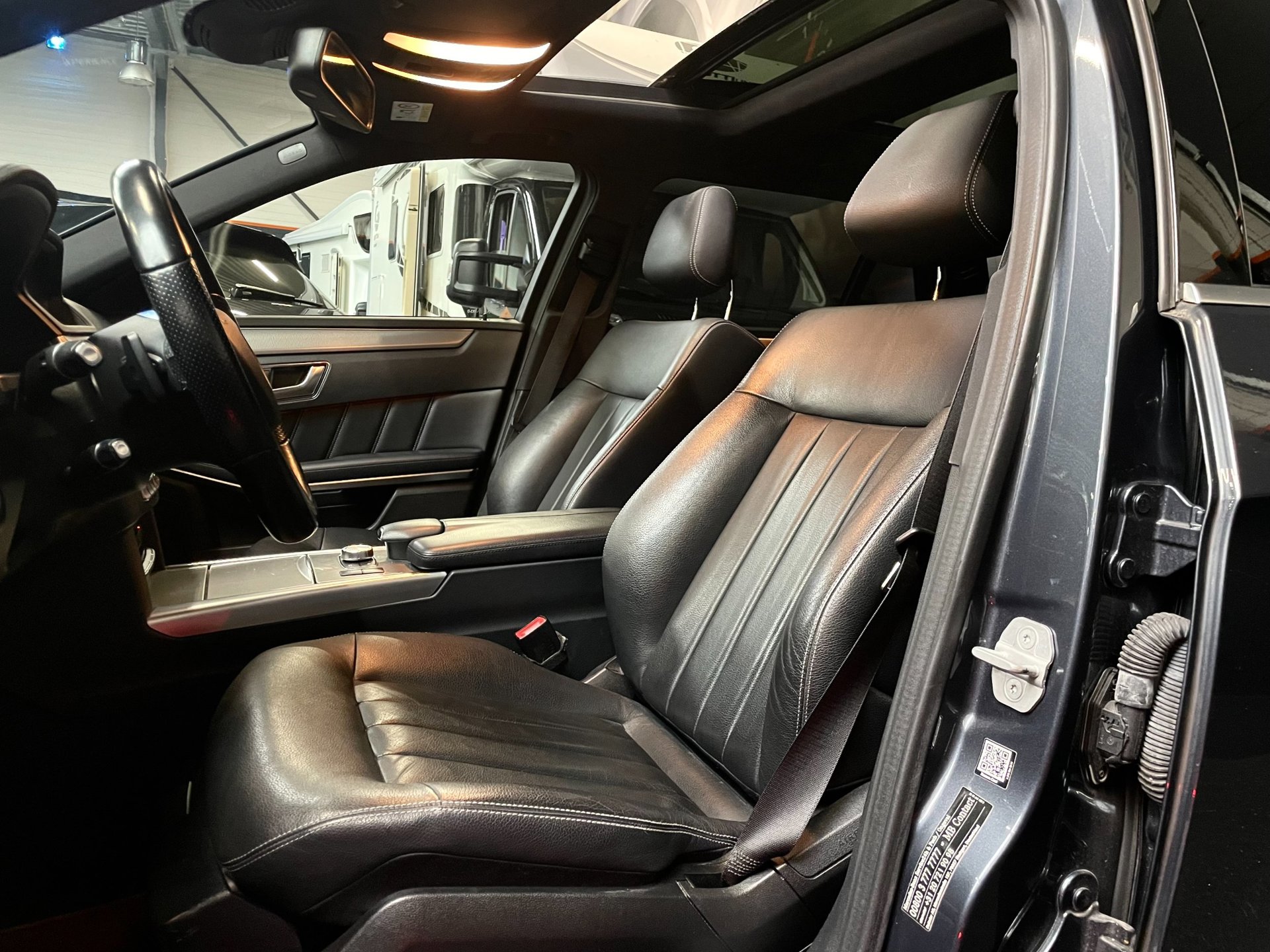 Foto van Mercedes-Benz E 350
