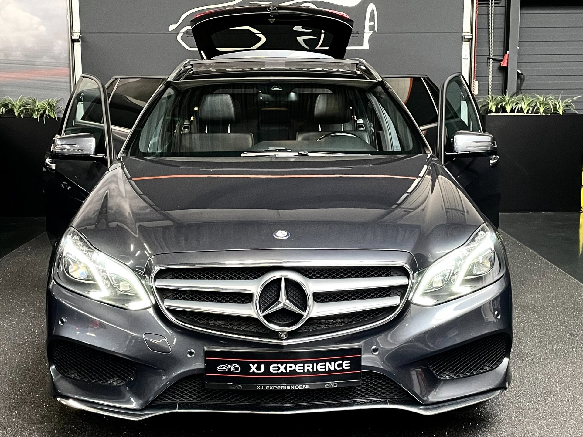 Mercedes-Benz E 350 350 Prestige Avantgarde AMG PANO LEER NAVI 2014 - voorkant