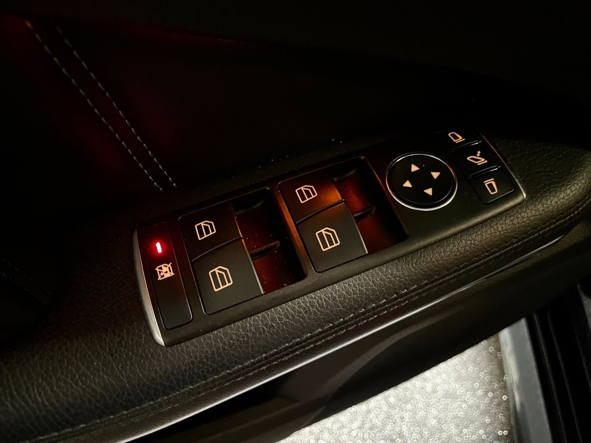 Foto van Mercedes-Benz E 350