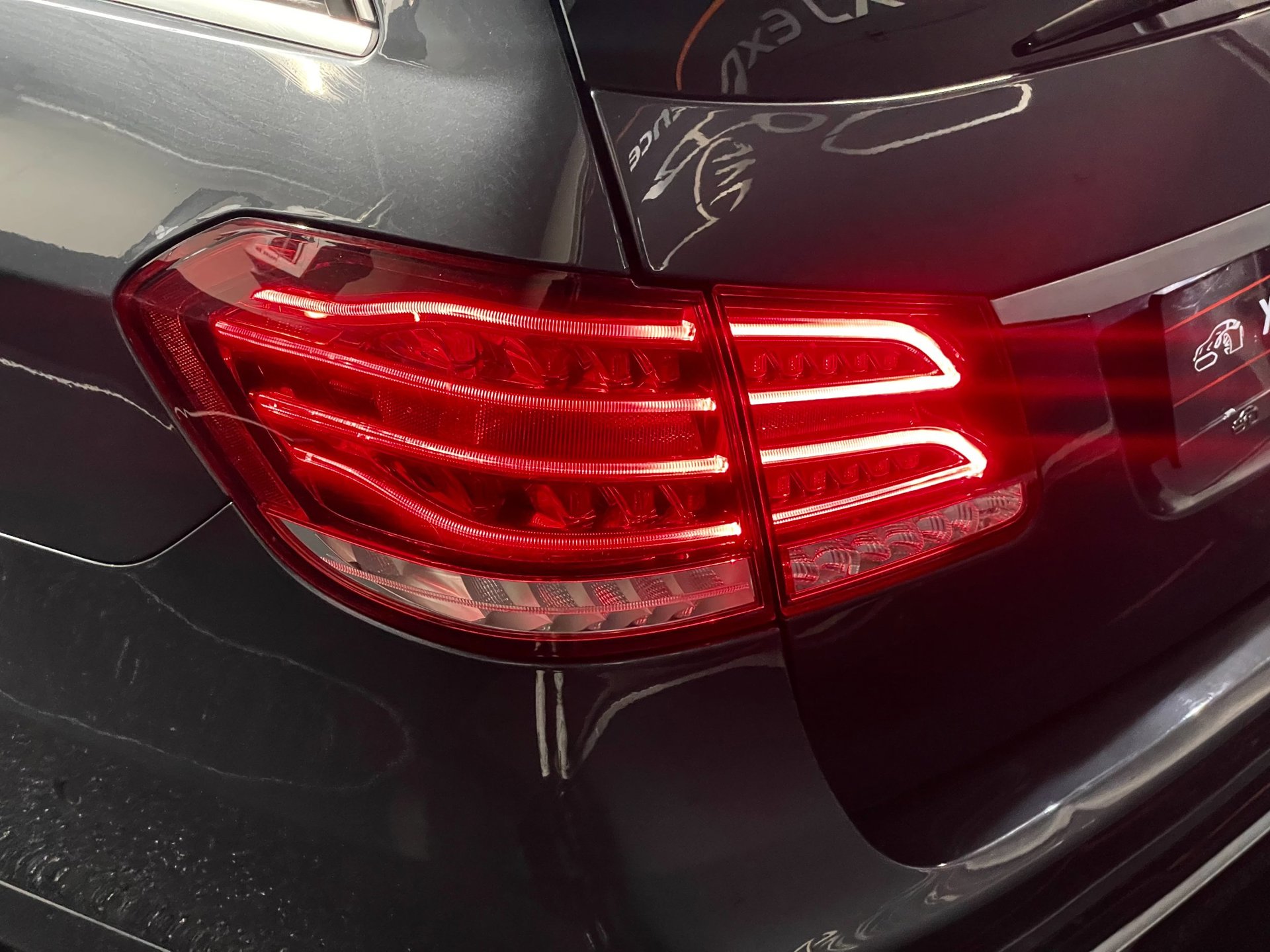 Foto van Mercedes-Benz E 350