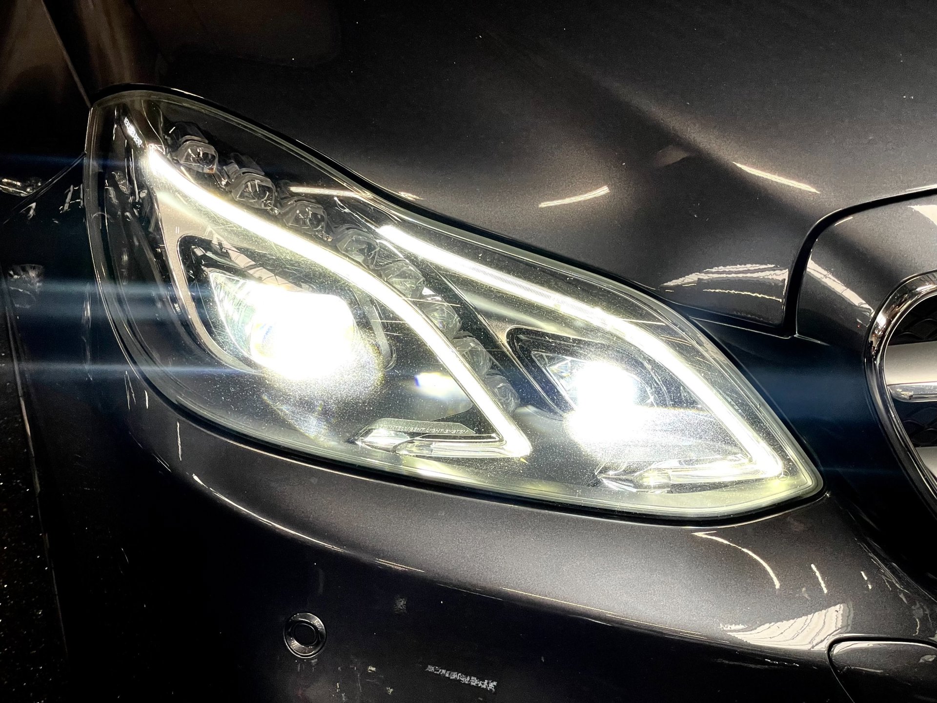Foto van Mercedes-Benz E 350