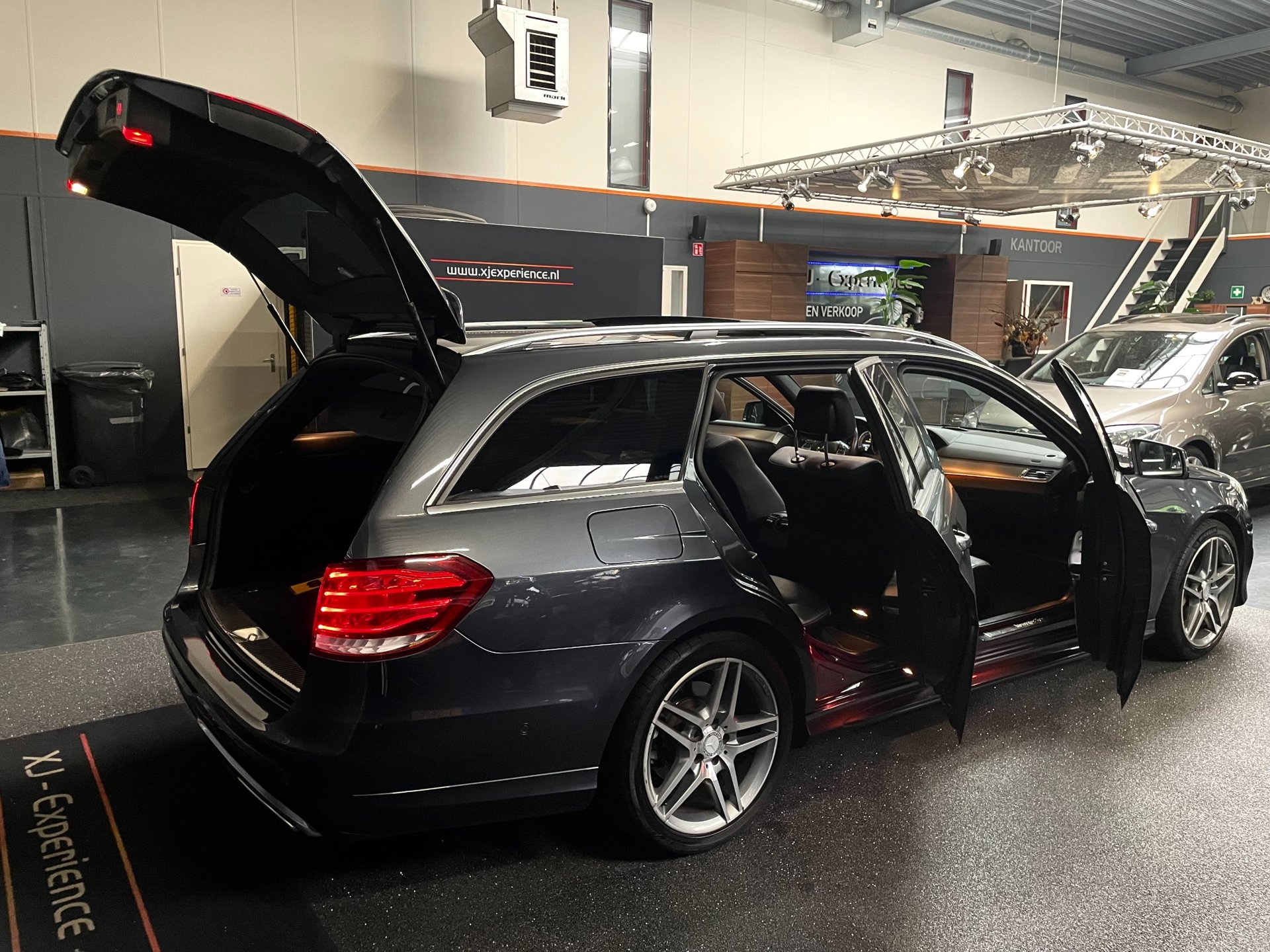 Foto van Mercedes-Benz E 350