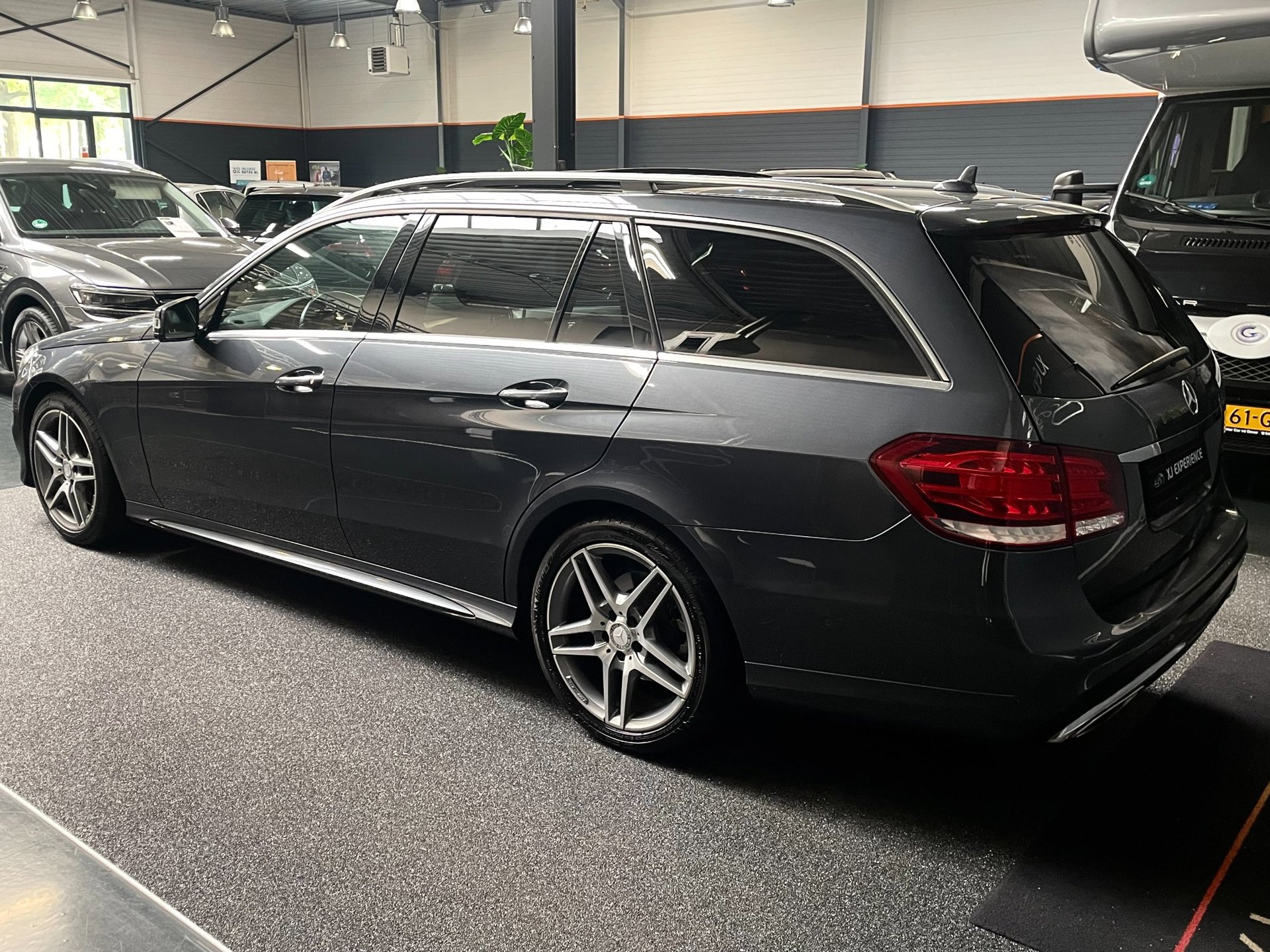 Foto van Mercedes-Benz E 350