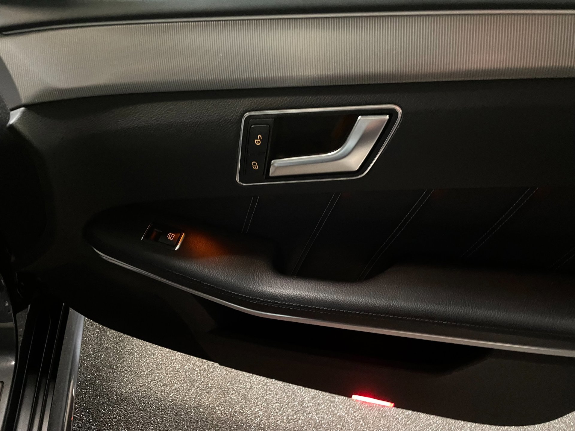 Foto van Mercedes-Benz E 350