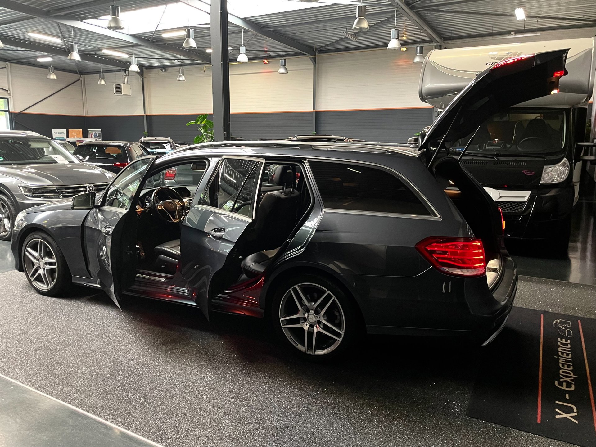 Foto van Mercedes-Benz E 350