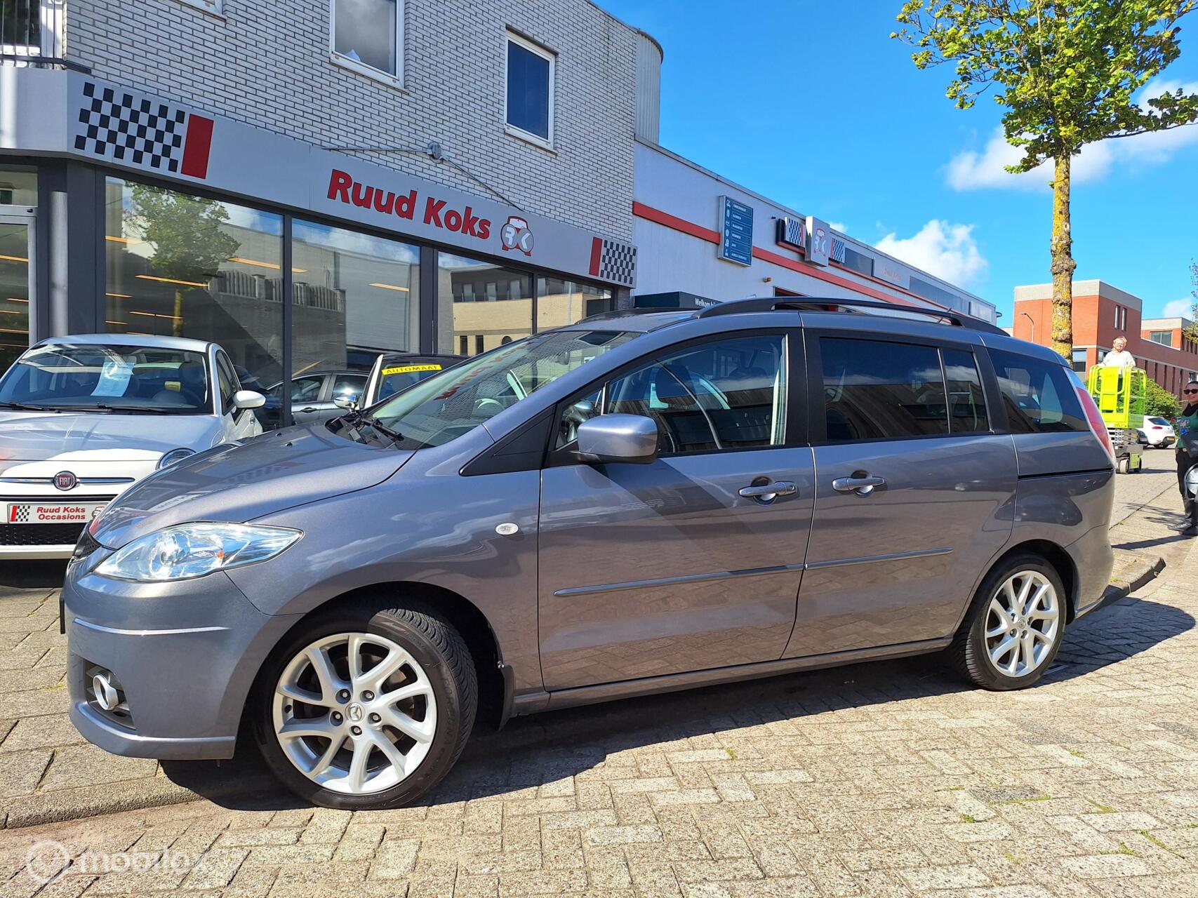 Mazda Mazda 5 2.0 TS • 7-ZITS • CRUISE CONTROL • 2009 - voorkant