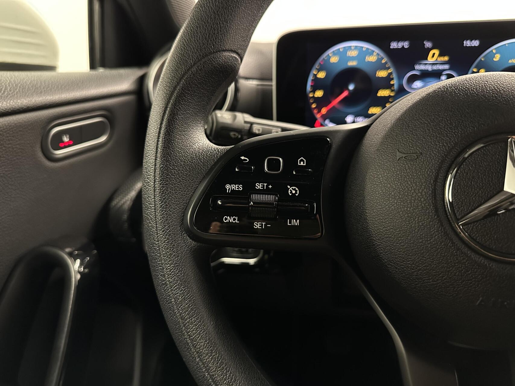 Foto van Mercedes-Benz A 200