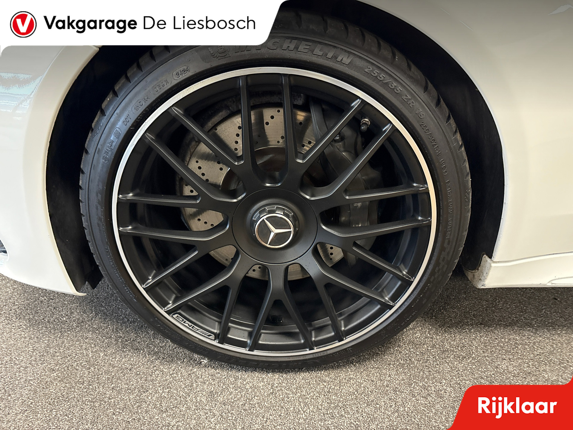Foto van Mercedes-Benz AMG C 63
