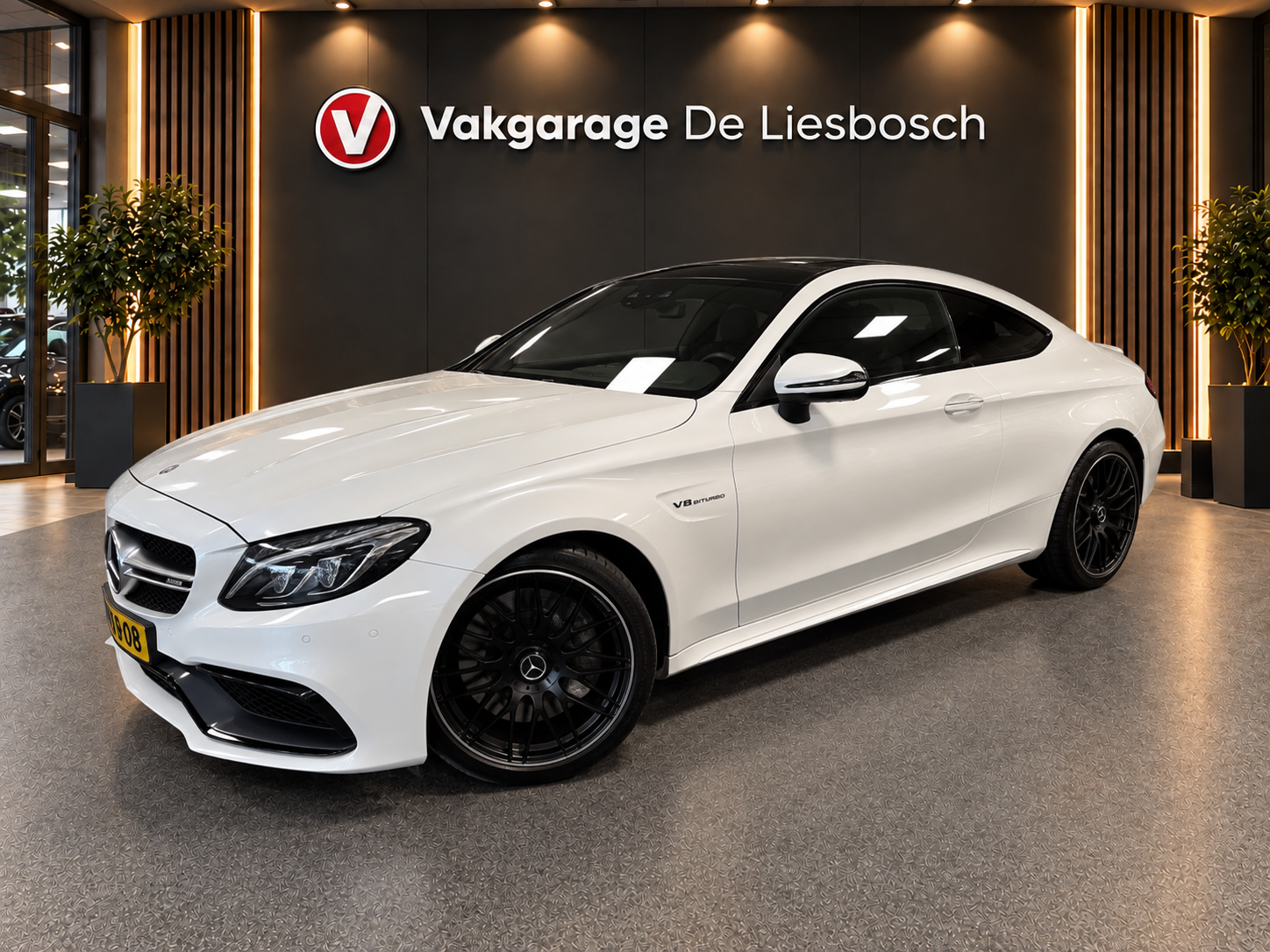 Mercedes-Benz AMG C 63 AMG 63 / pano / leer / memory / Burmester / camera / boeken 2016 - voorkant