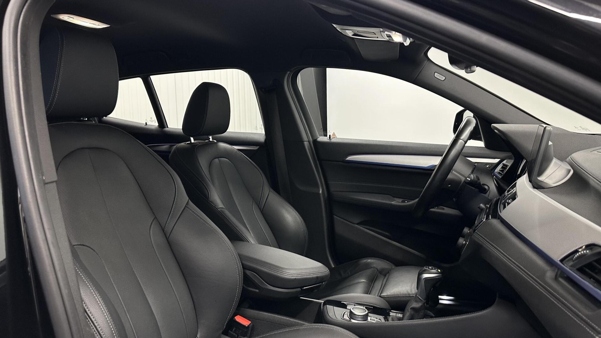 Foto van BMW X2 Xdrive25e