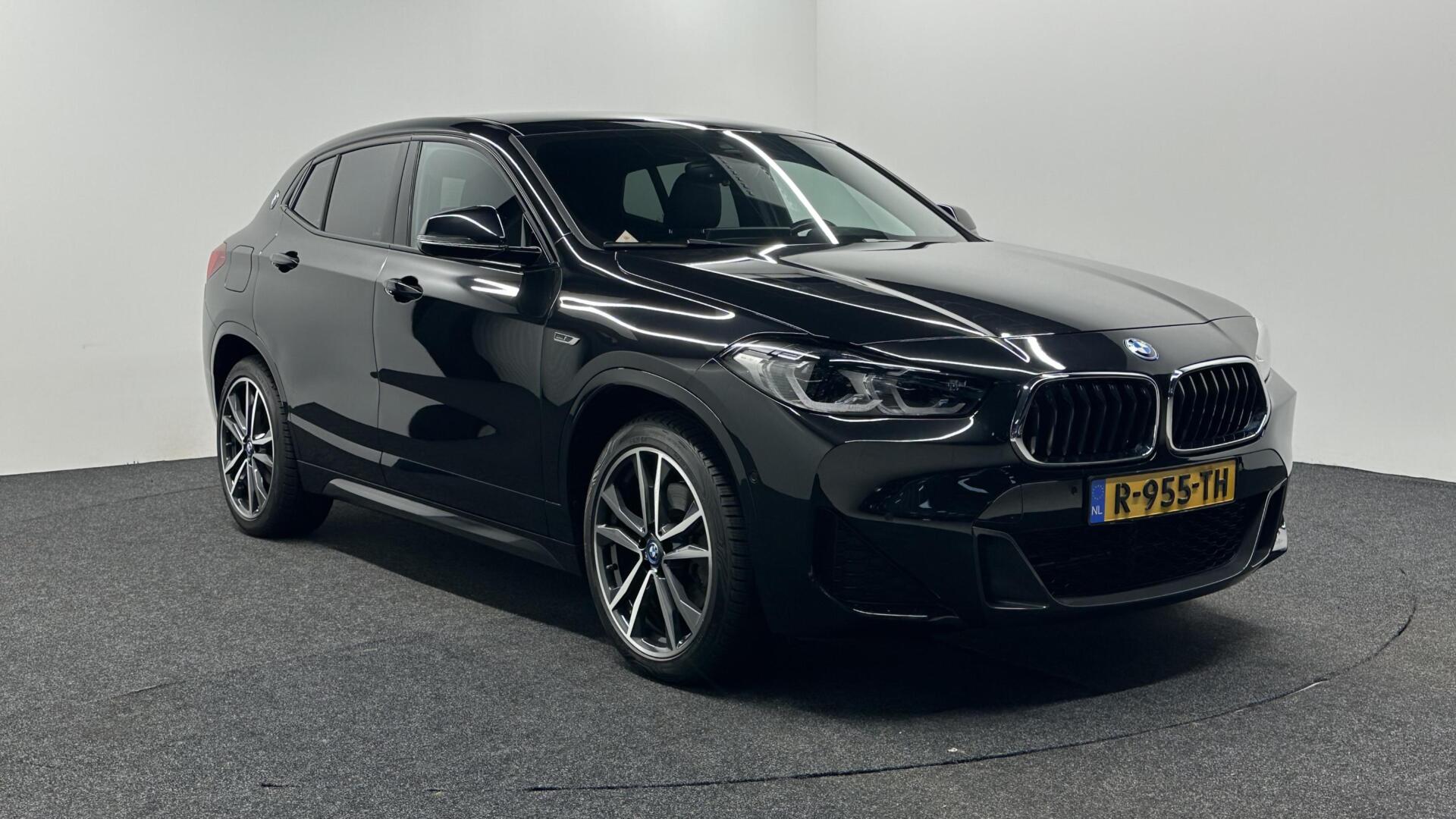 Foto van BMW X2 Xdrive25e
