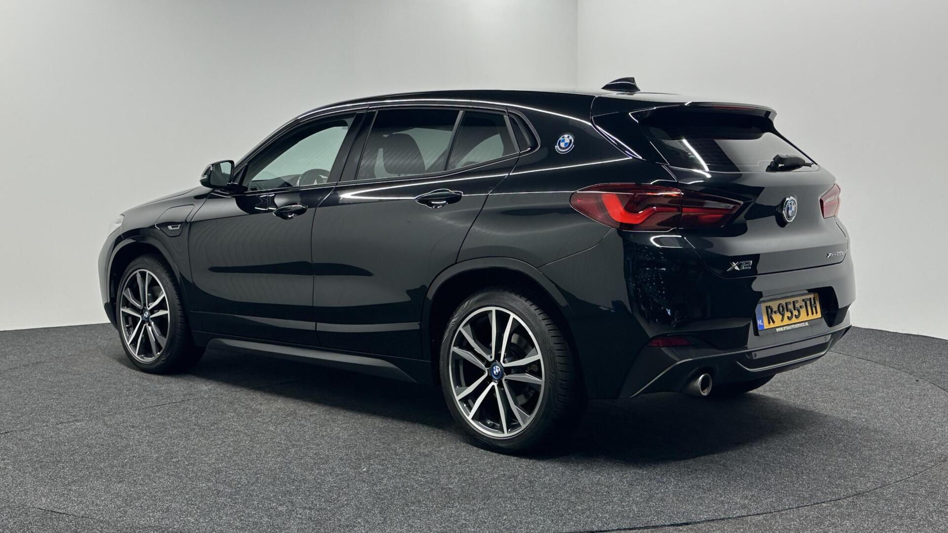 Foto van BMW X2 Xdrive25e