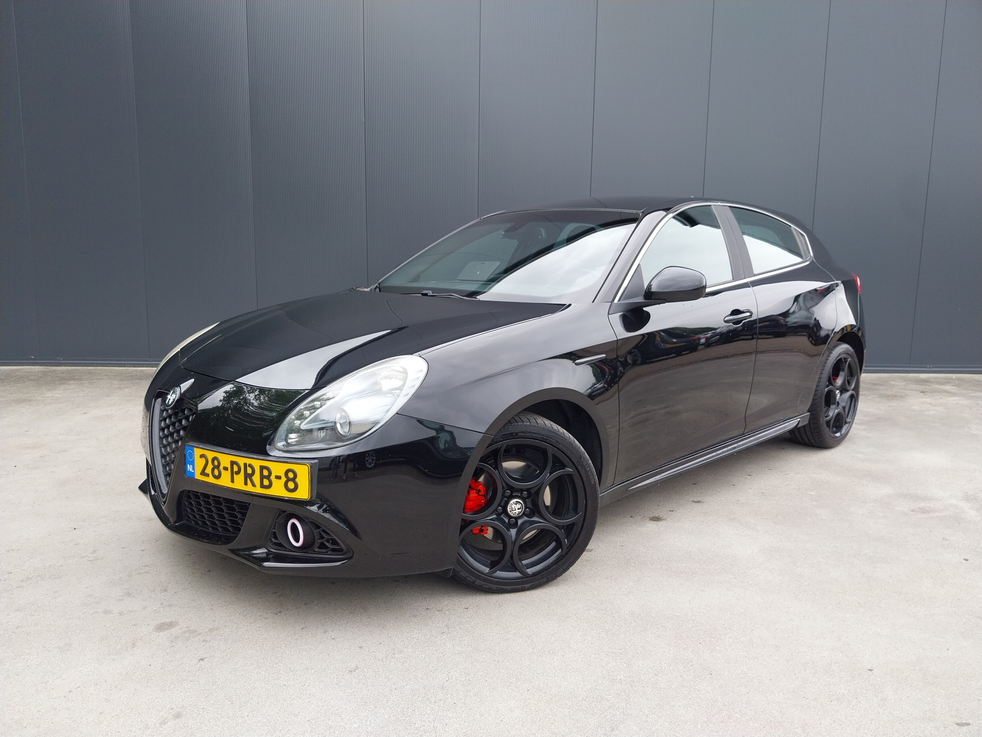 Alfa Romeo Alfa Giulietta 1.4 T 170 PK Distinctive CAMERA HALF LEER CRUISE ECC LED AFNB TREKHAAK 2011 - voorkant