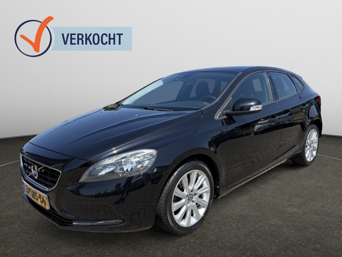 Volvo V40 1.6 T3 Kinetic 2013 - voorkant