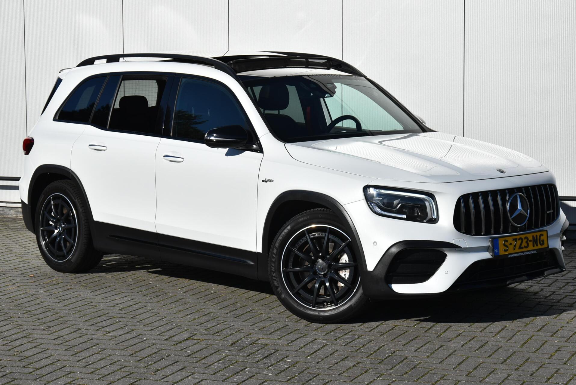 Mercedes-Benz AMG GLB 35 AMG 35 4MATIC Advantage Pano Trekh Full options 2020 - voorkant