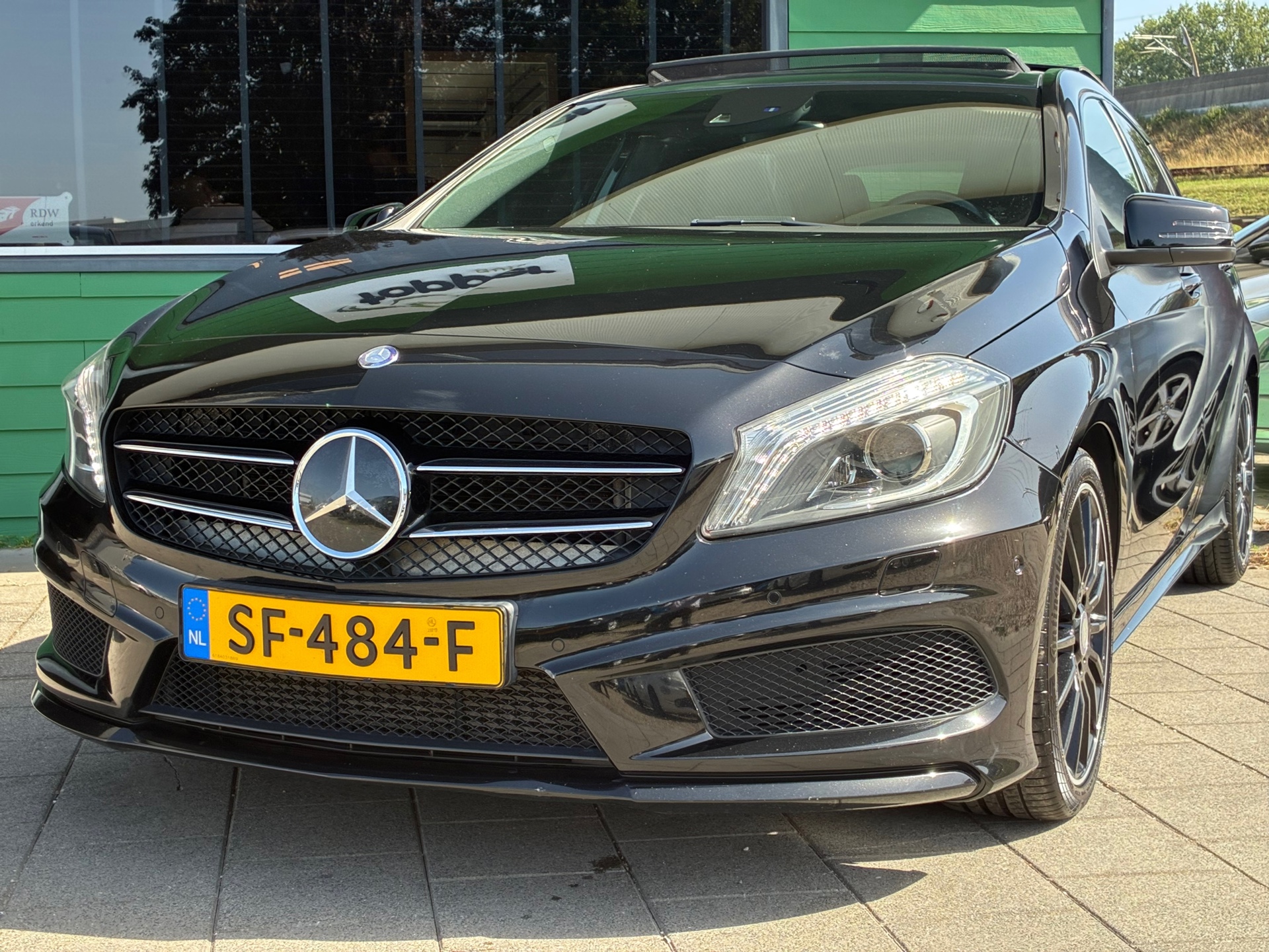 Foto van Mercedes-Benz A 180