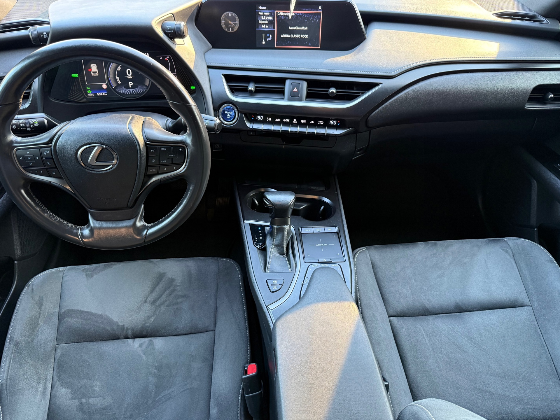 Foto van Lexus Lexus Ux250h