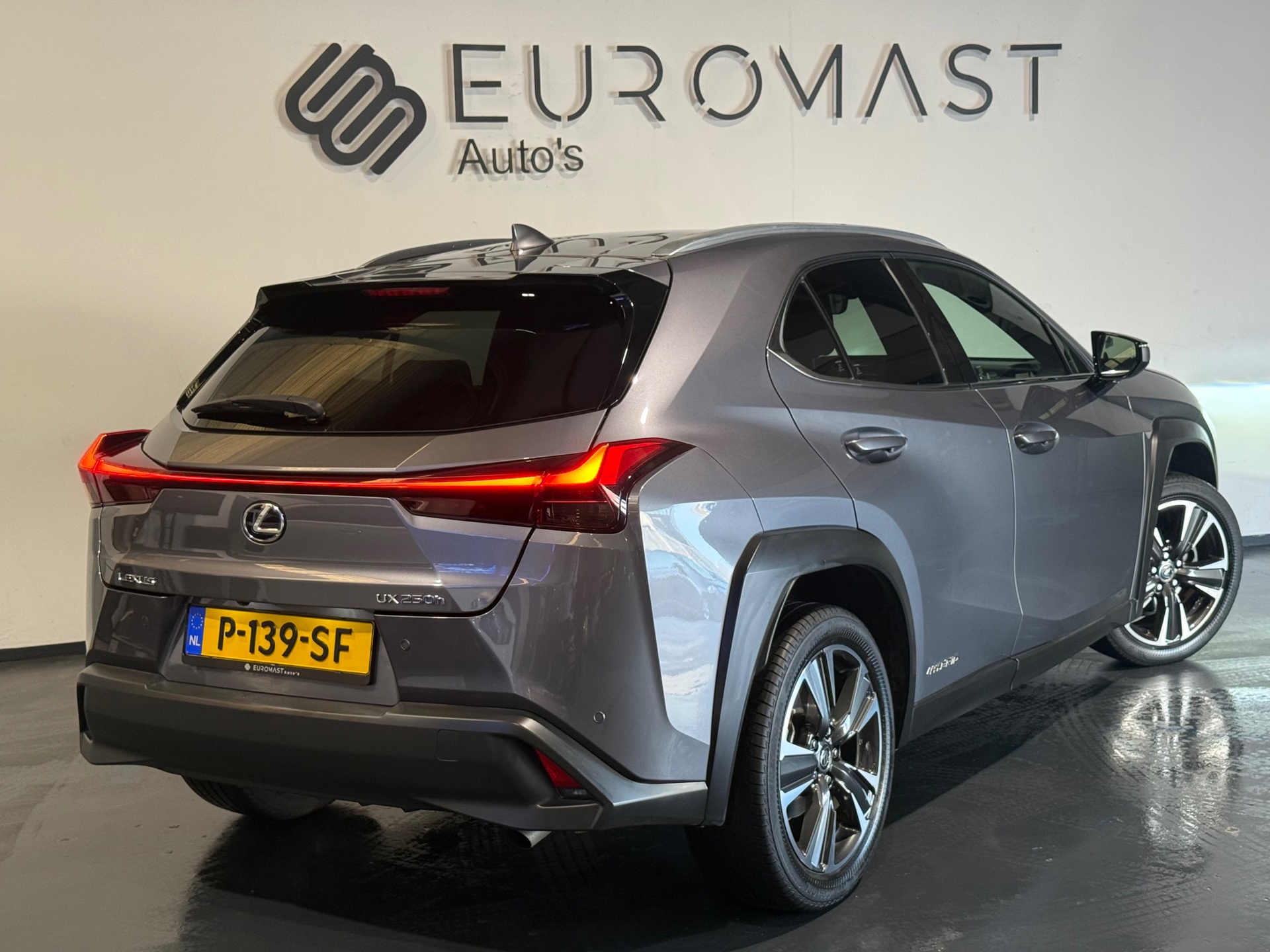 Foto van Lexus Lexus Ux250h