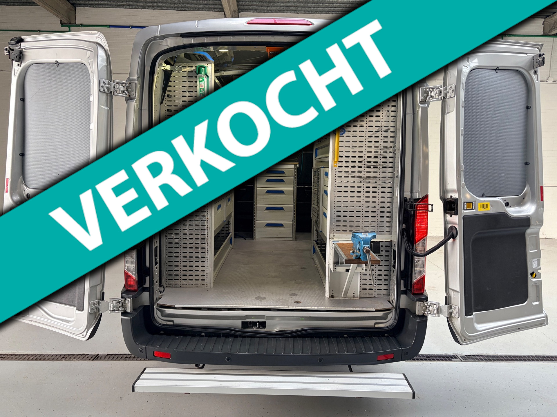 Ford Transit Servicewagen 350 2.0 TDCI 131PK euro6 L2H2 3Persoons Trend 3Persoons, Sortimo werkplaats inrichting, RIJKLAARPRIJS 2017 - voorkant