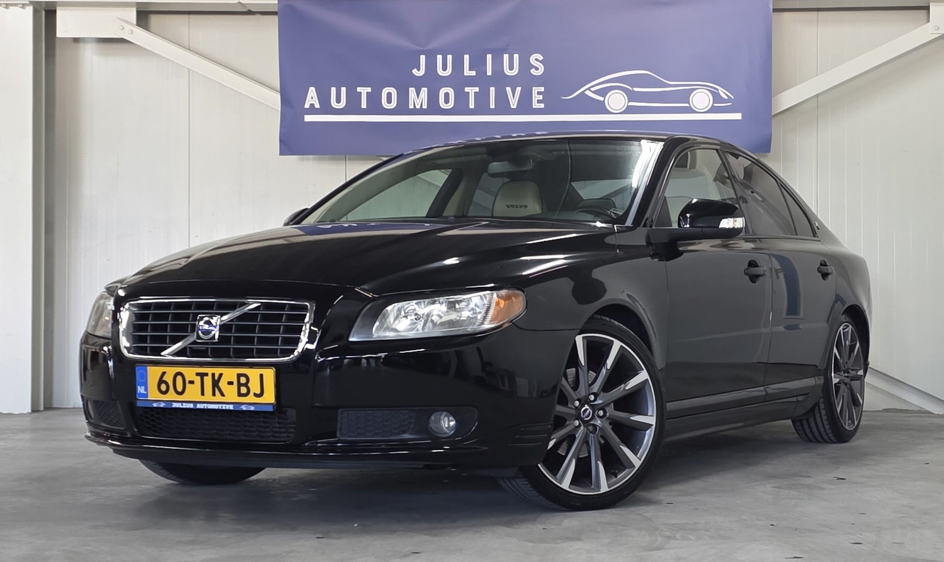 Volvo S80 2.5T Kinetic Volledig Onderhouden 19" Leer Trekhaak APK 10-2027 Mooi! 2006 - voorkant