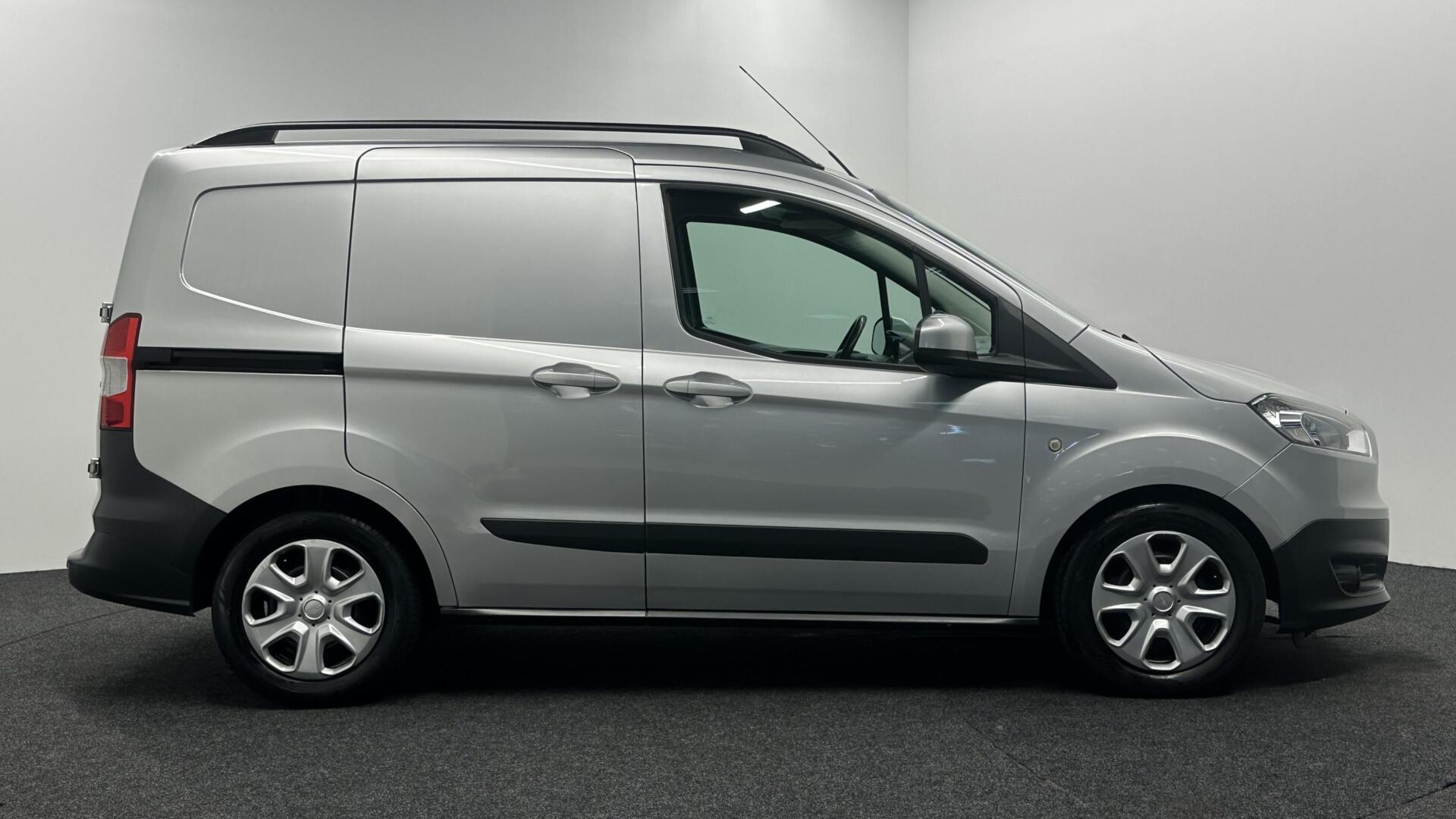 Foto van Ford Transit Courier