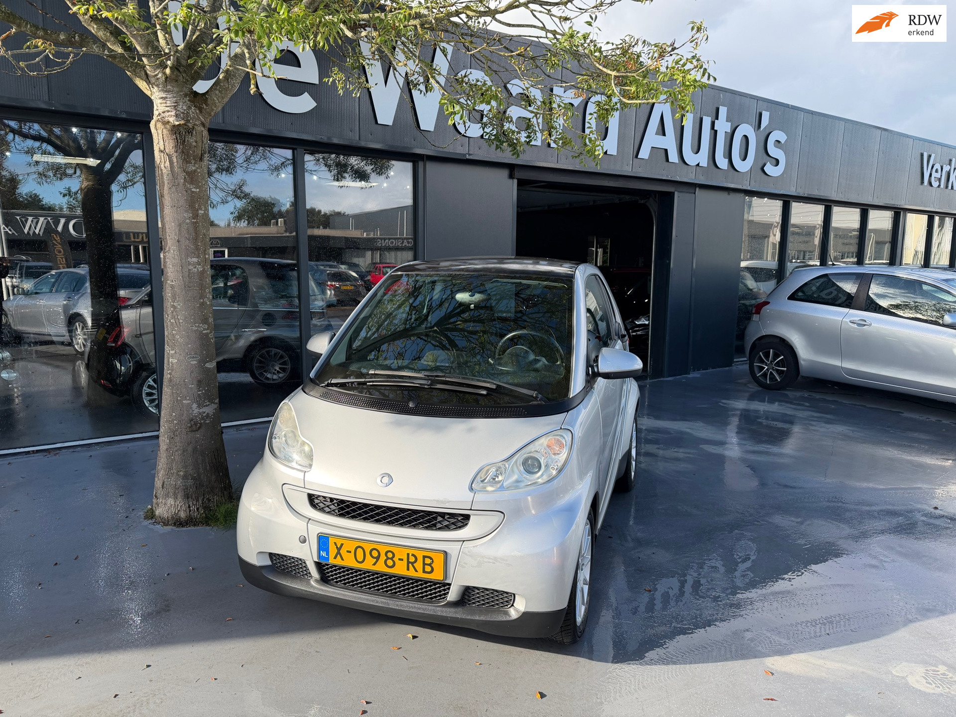 Smart Fortwo Coupe MHD 1.0 mhd Pure/ Automaat/airco/panorama dak/dealer onderhouden/6 maanden garantie 2009 - voorkant