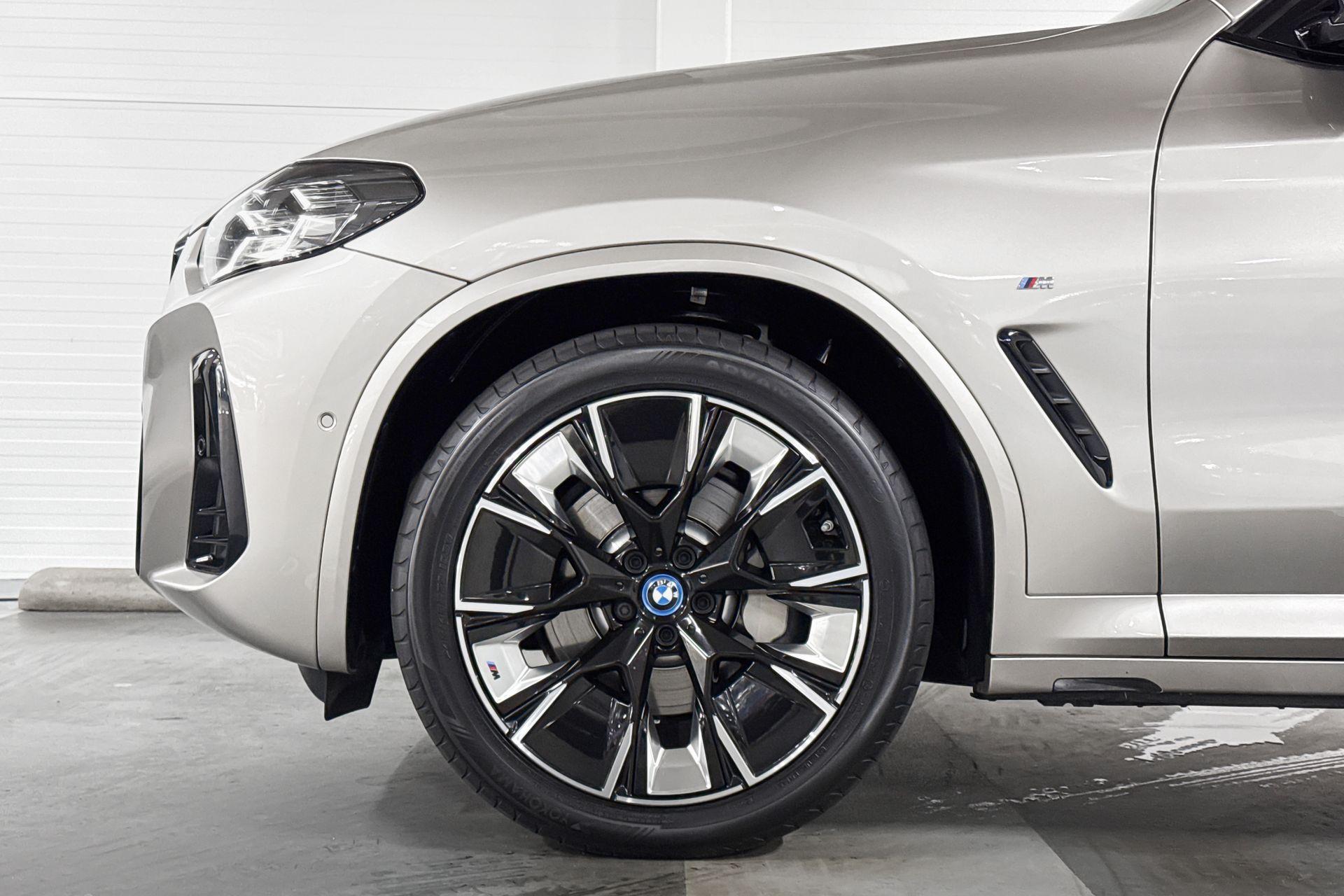 Foto van BMW Ix3